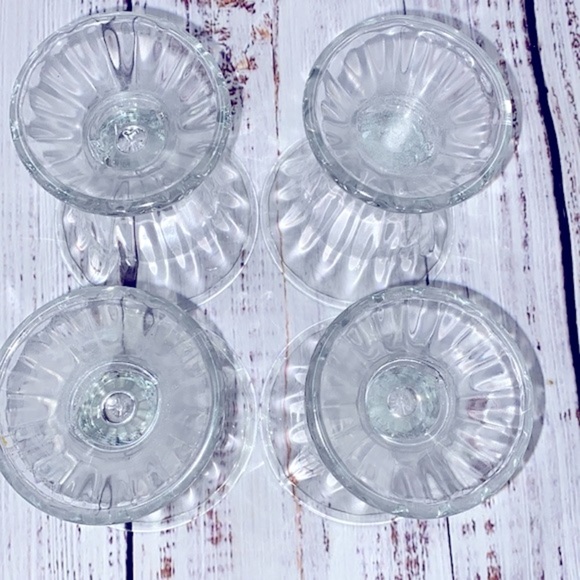 Set of 4 glass vintage sherbet/fruit parfait cups - Picture 5 of 5